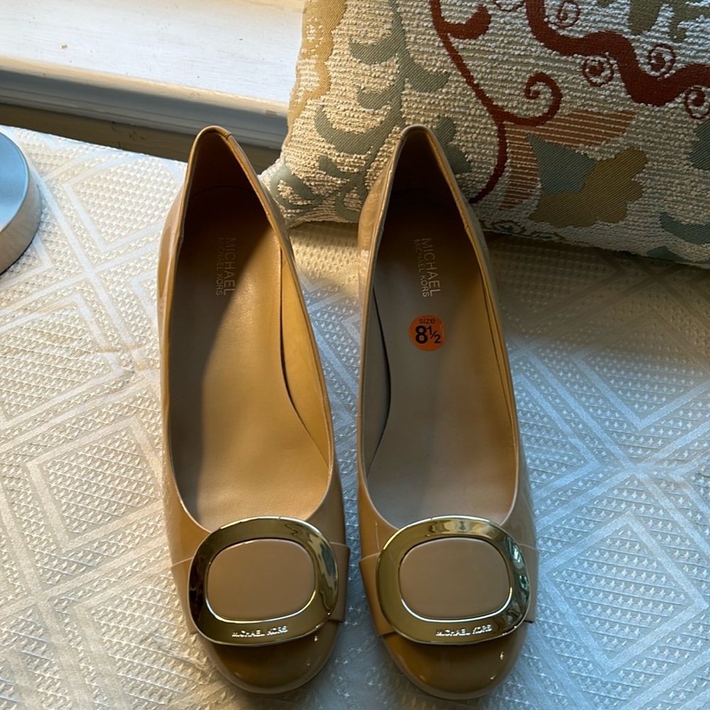 Michael Khors Patent Leather Shoes NWOT Size 8 1/2